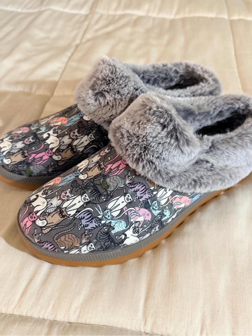 Bobs from Skechers cozy indoor outdoor cute cat slippers cat lovers gray size 10
